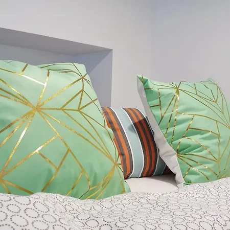 Daire Two Streets One Stefana & Damrota *