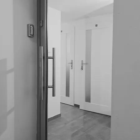 Two Streets One Stefana & Damrota Apartment Katowice