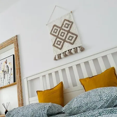 Two Streets One Stefana & Damrota *