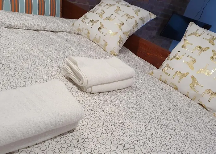 Two Streets One Stefana & Damrota *