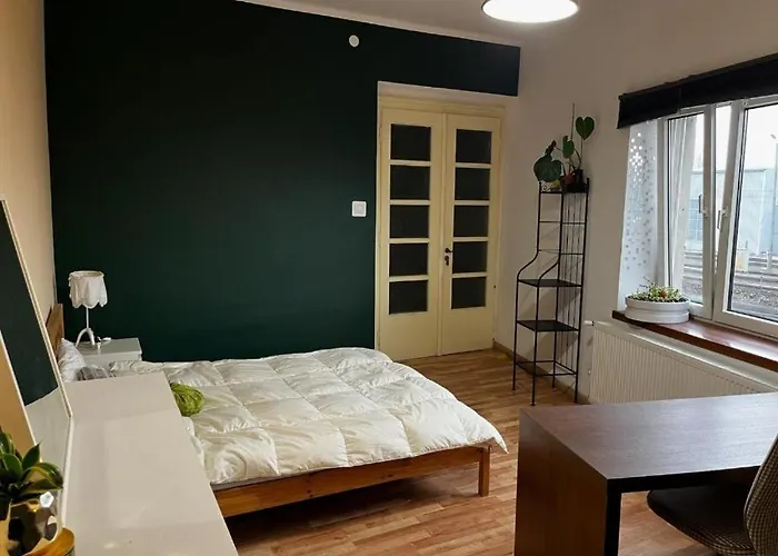 Two Streets One Stefana & Damrota *