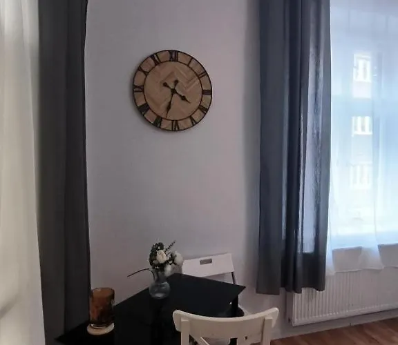 Daire Two Streets One Stefana & Damrota *