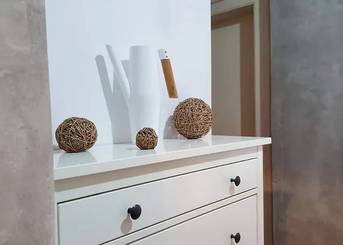 Two Streets One Stefana & Damrota *