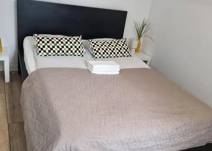 Daire Two Streets One Stefana & Damrota