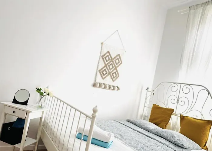 Two Streets One Stefana & Damrota Katoviçe